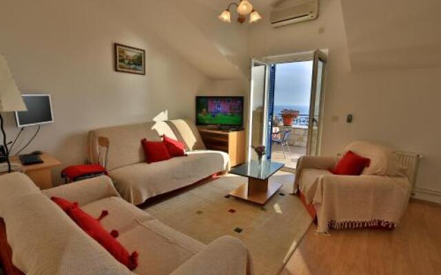 Apartments and Rooms Drago