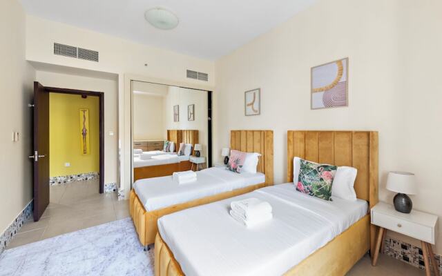 Stonetree - Spacious 2 BR - Near Beach