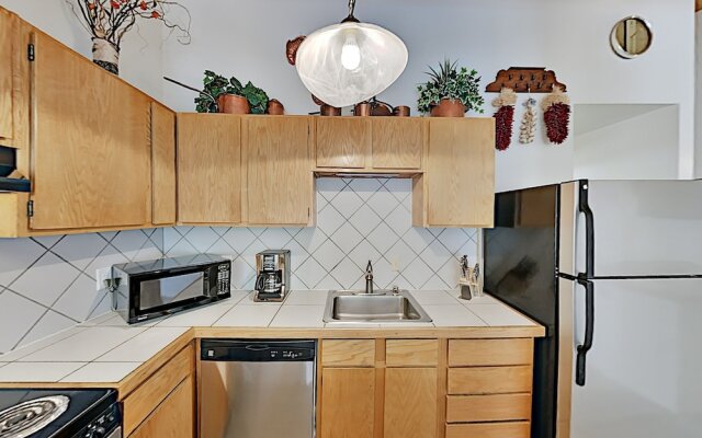 13tr18vy 2 Bedroom Condo