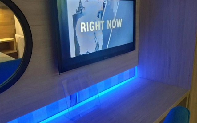 VOYAGE CUBIC Adults Only