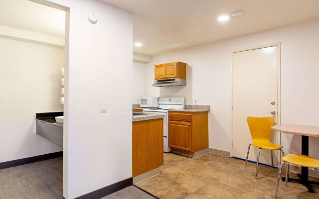 Motel 6 Pendleton, OR - West