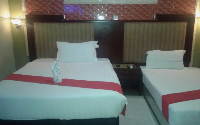 Gumare Executive Lodge