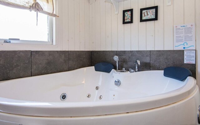 6 Person Holiday Home in Hemmet