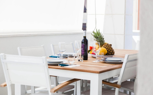 Calabona's promenade apartment