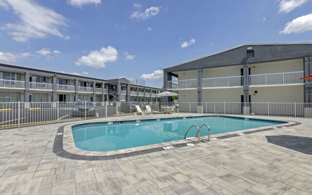 Suburban Studios Verona - Staunton North