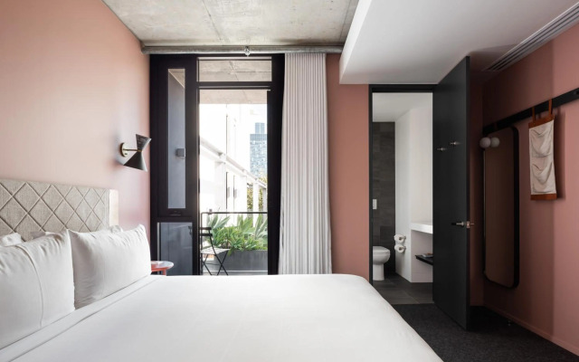 Alex Hotel