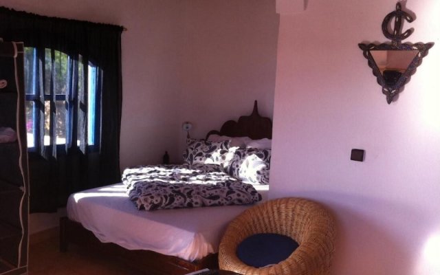 Room in Guest Room - Room in Villa L'air De La Mer No0969