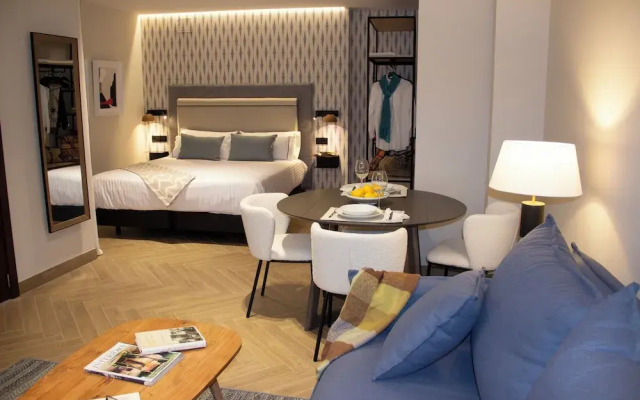 Puerta de la Ribera Suites