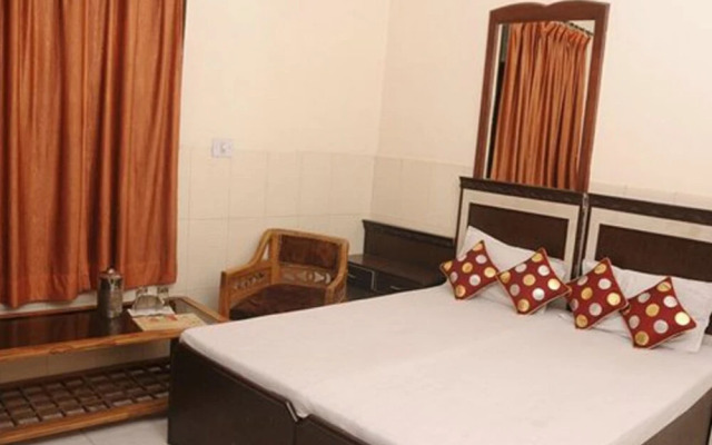 Goroomgo Skyee Residency Chandigarh