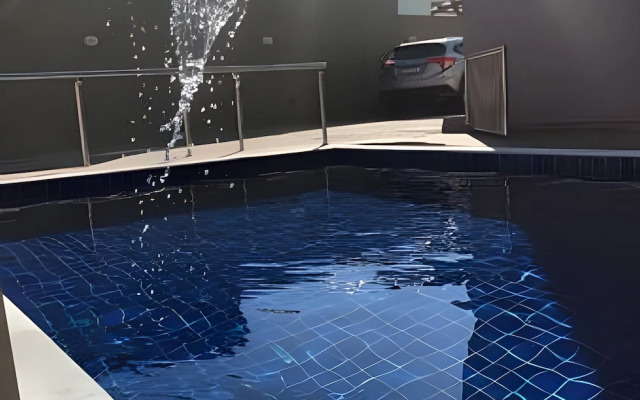 Condomínio com Piscina á 500m da Praia