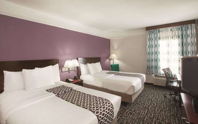 La Quinta Inn & Suites by Wyndham Mansfield TX