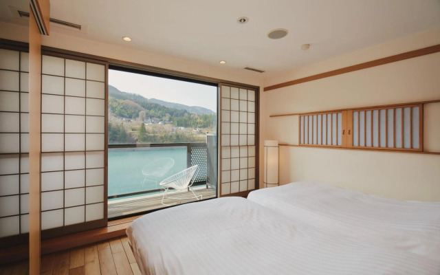 River Retreat GARAKU