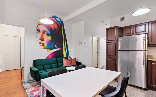 M11 The Artsy Suite 2BR Prime Location DT