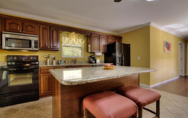 5Bedrooms*4KING BEDS*OUTSTANDING LOCATION*HotTub*