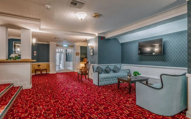 Muthu Westcliff Hotel (Near London Southend Airport)