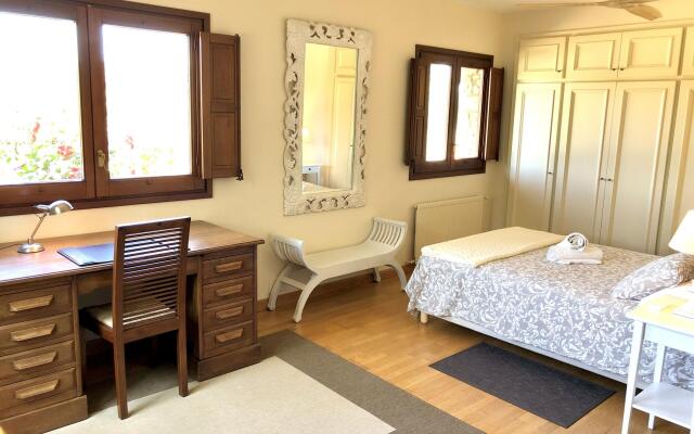 Ideal villa in Peralada with private pool and garden