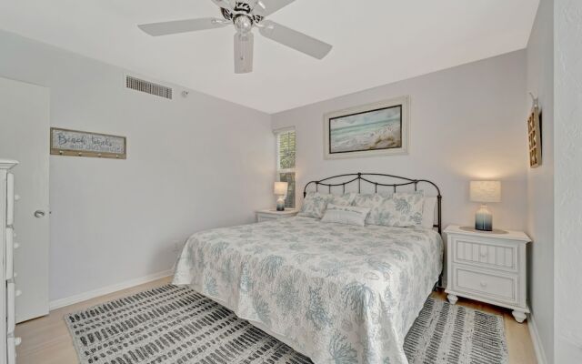 Beach One Bedroom Villa by Redawning