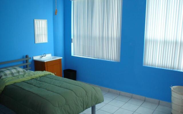 Unidades Privadas con AC-TV-WiFi y Estacionamiento en Centro de MTY