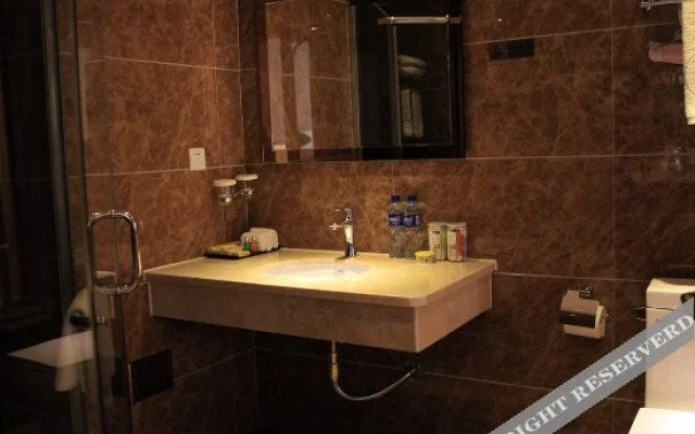 Ripple Hotel (Dandong Yalu River Bank)