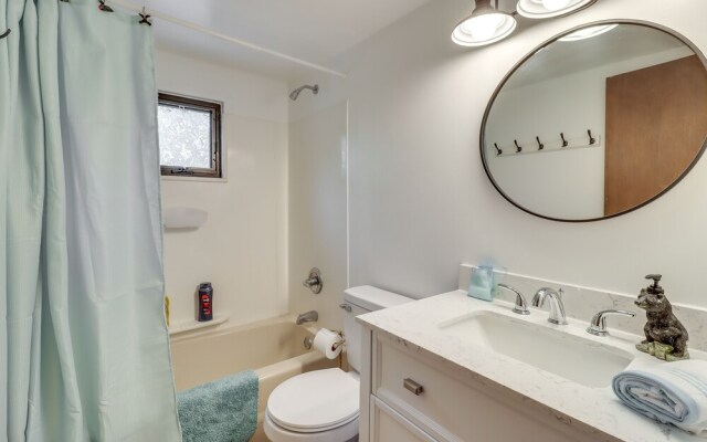 Pocono Lake Cabin - Walk to Arrowhead Lake!