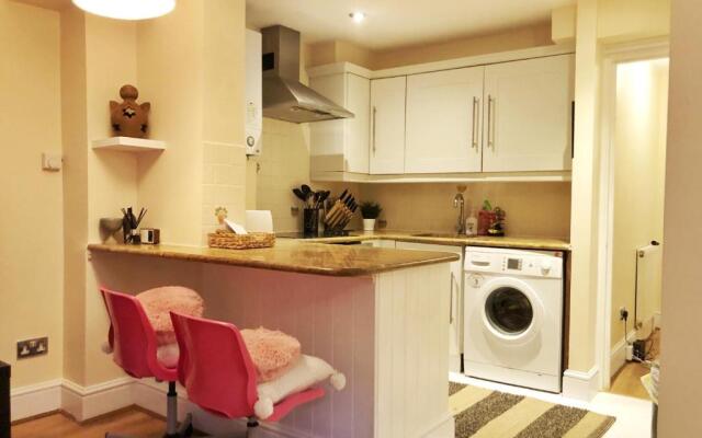 Lovely flat in West Kensington Central London