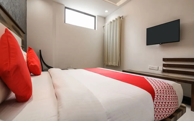 OYO 15556 Hotel Wind Palace
