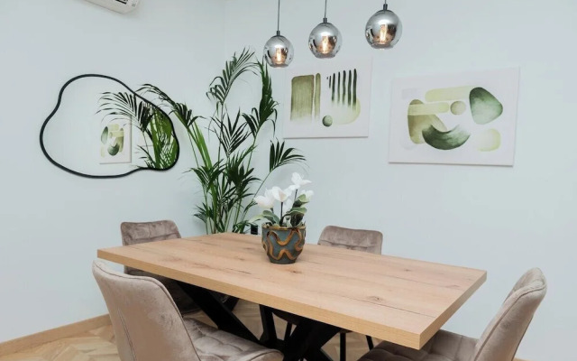 B G Urban Spa by Cretanhouses