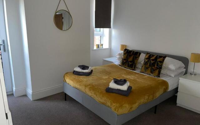 City Centre Duplex Sleeps 4 #H9