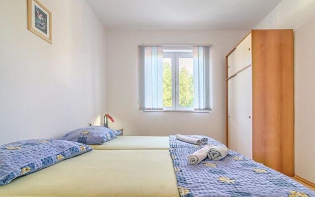 Comfort Pool Apartments