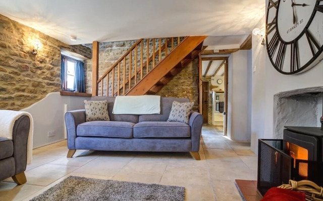 Hollytree Cottage, Chipping Norton