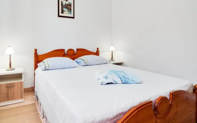 Secluded Apartment in Poreč with Garden