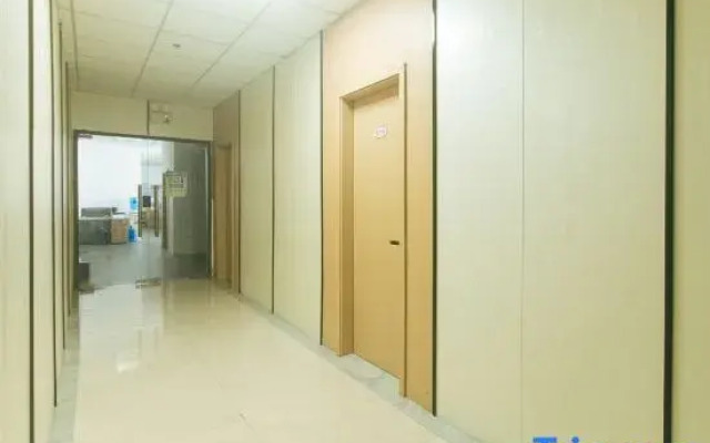 Home Me Hotel by RedDoorz