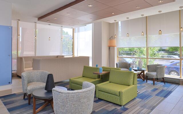 Holiday Inn Express & Suites Buffalo Downtown - Medical CTR by IHG