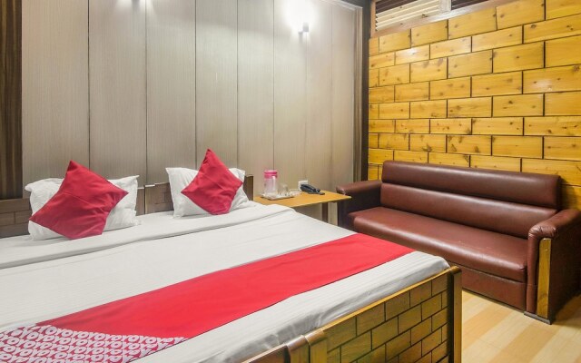 Oyo 14874 Live Inn Guest House