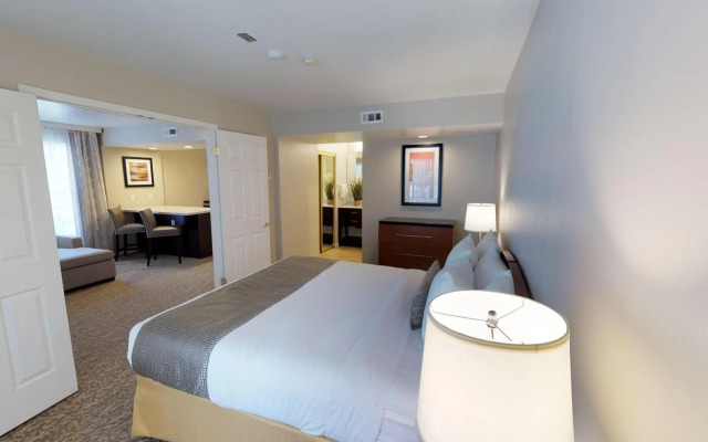 Chase Suite Hotel Newark-Fremont