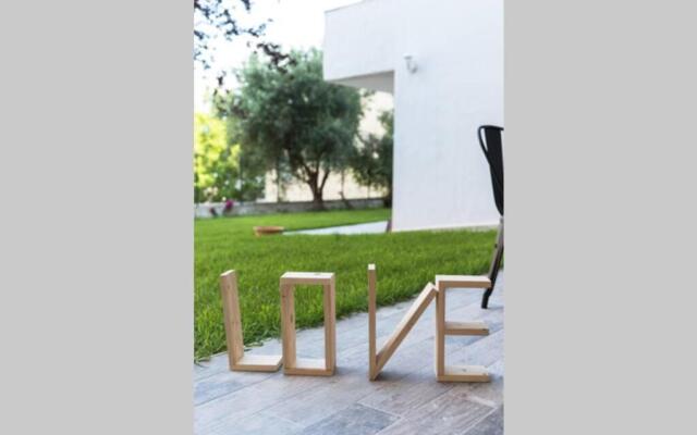 "LouLenny's aRt" BoutiQue HoMes in HalkiDiki, vol 2