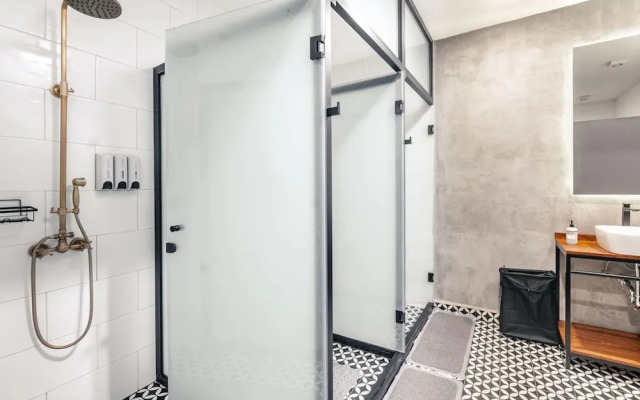 Top Bed Mixed Shared Room