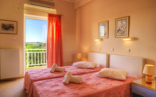 Hotel Taxiarhis
