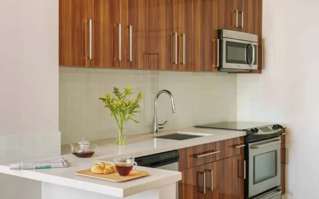 Stylish NOLA condos at 925 Common St