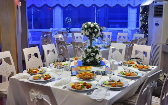Grand Atakum Hotel
