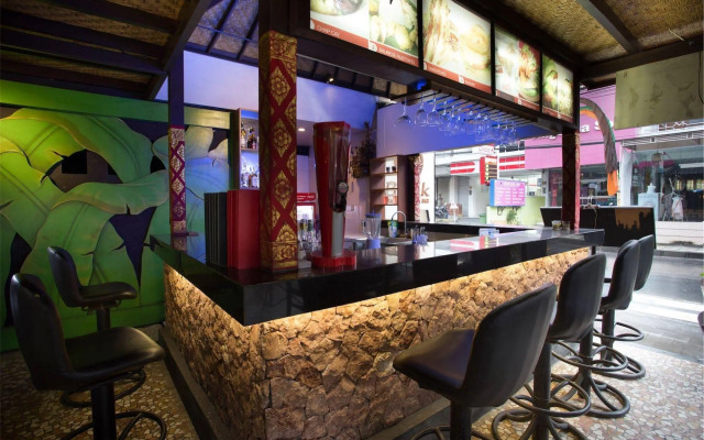 RedDoorz near Seminyak Beach