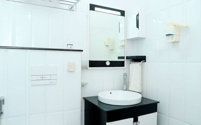 OYO 37085 Smart Residency