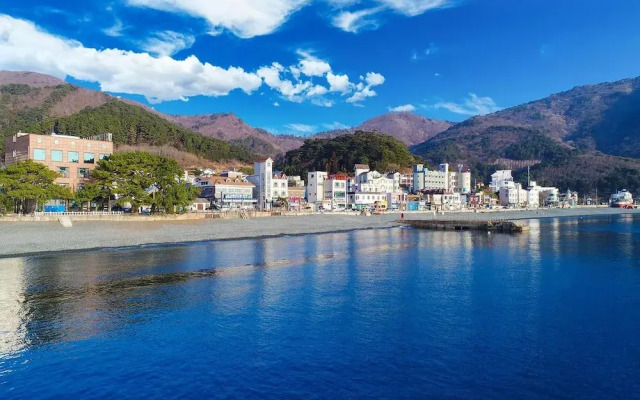 Geoje Big Sol Pension