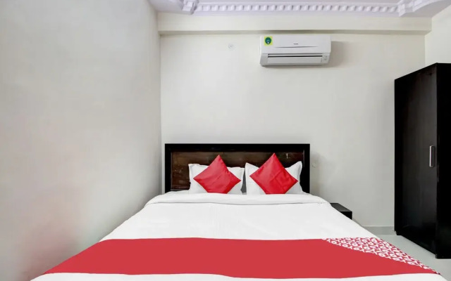 OYO 44366 Webmienz Hotel