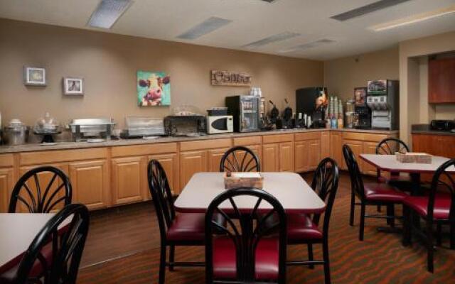 The Garibaldi House Inn & Suites