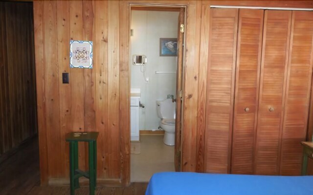 Wooden Shoe House - 2 Br Home