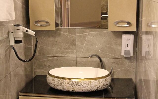 Caykent Suites Deluxe Hotel