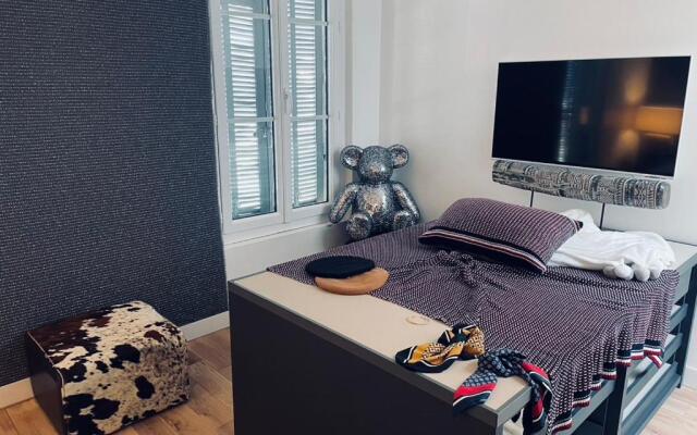 Venue C , Luxury 6 Bedroom Mansion