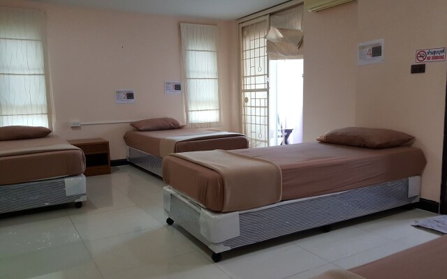 BGW Phuket - Hostel