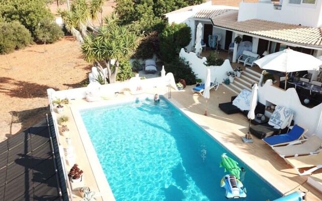 Apartment With Pool in Albufeira